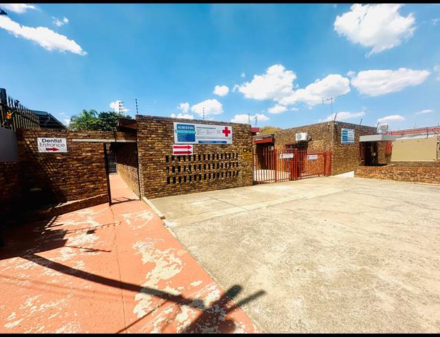 475M² MEDICAL SUITE TO LET IN ALBERTON NORTH